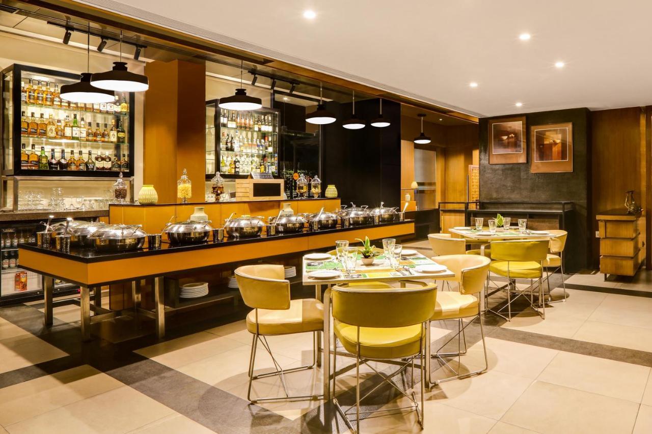 Lemon Tree Hotel Viman Nagar Пуна Экстерьер фото
